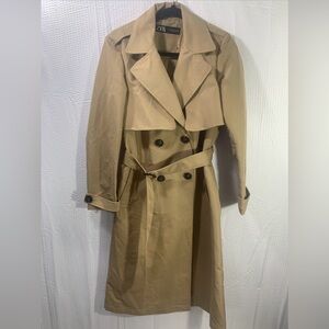 Zara women’s tan trench coat new size XS